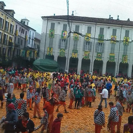 Luca فندق إيفريا